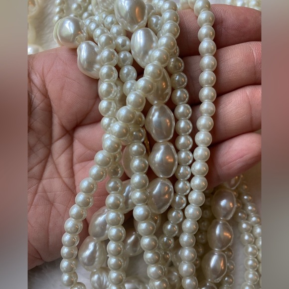 Sugarfix Multi Strands Faux Pearls Necklace - Picture 4 of 6